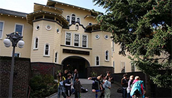 ノースウエストスクール外観